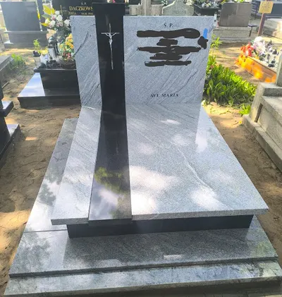 Nagrobki Granitowe Bielsko-Biała - od ręki z montażem